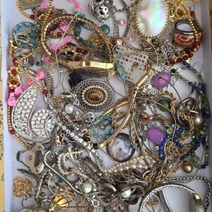 Jewelry Lot- Mixed items 1.5lbs